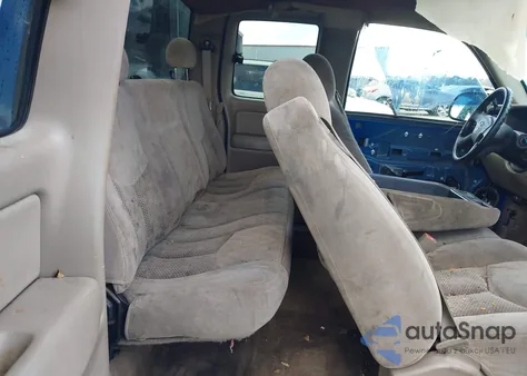 2003 Chevrolet Silverado 1500 Ls z USA, uszkodzony, nr VIN 2GCEC19T531215351